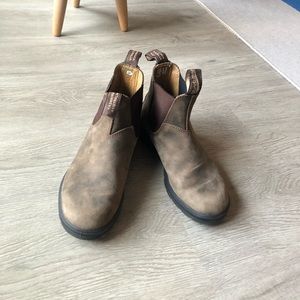 Blundstone Boots in 7.5 W (EUC)